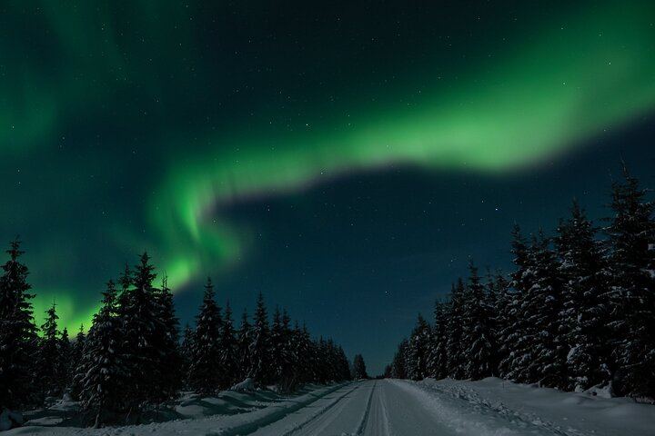 Aurora Photography Hunt from Rovaniemi with a Professional Hunter (5/12)