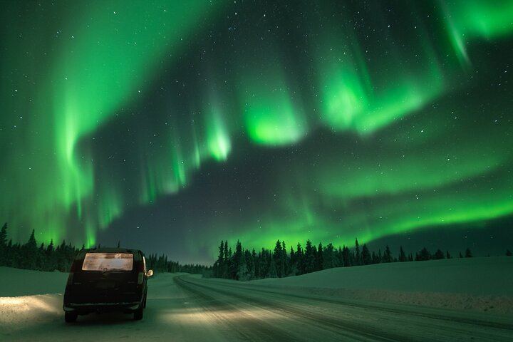 Aurora Photography Hunt from Rovaniemi with a Professional Hunter (2/12)