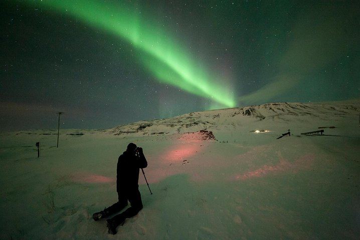 Northern Lights Small Group Tour from Reykjavík with Hot Chocolate (3/5)