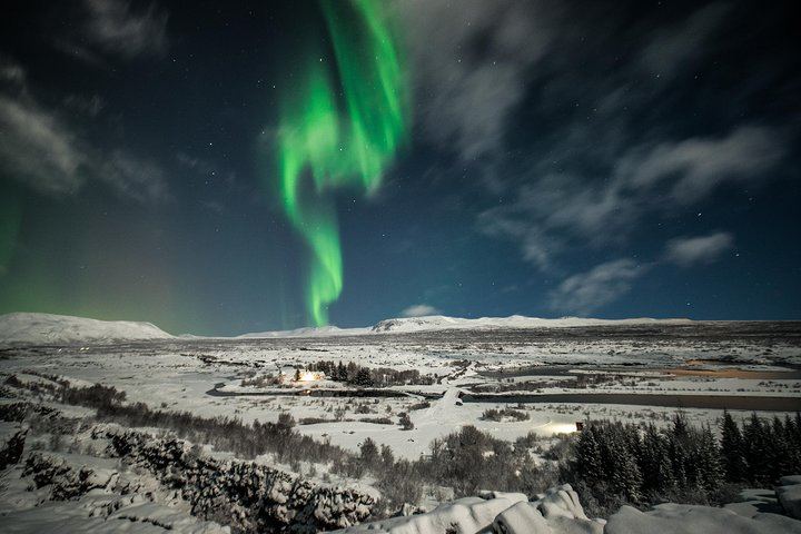 Northern Lights Small Group Tour from Reykjavík with Hot Chocolate (1/5)