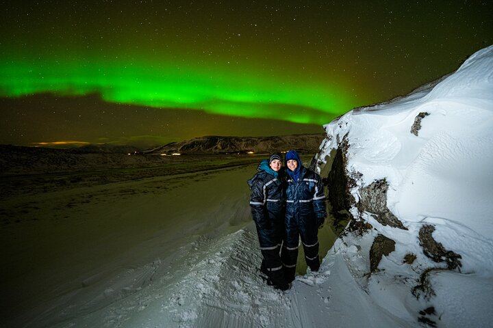 Kleine Gruppenreise zur Beobachtung des Nordlichts ab Reykjavík, inklusive Skianzüge und Fotos (11/12)