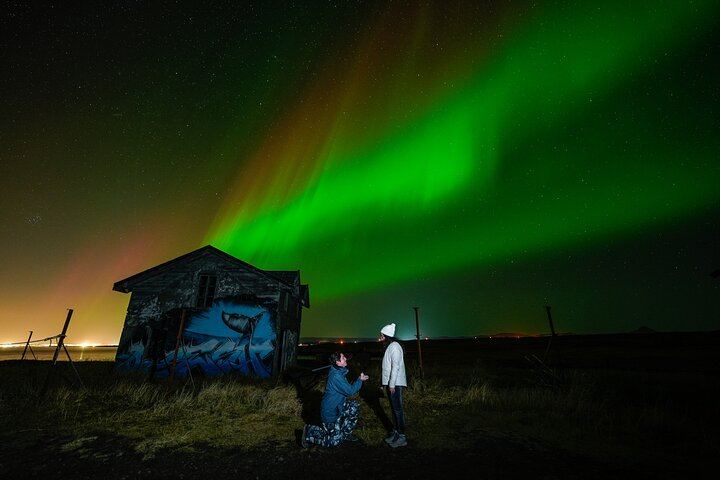 Kleine Gruppenreise zur Beobachtung des Nordlichts ab Reykjavík, inklusive Skianzüge und Fotos (8/12)