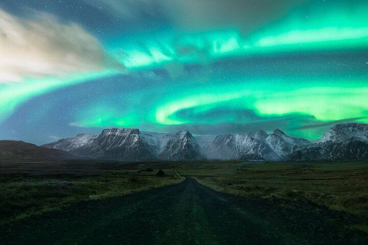 Small Group Northern Lights Tour with Free Photos and Hot Chocolate (6/7)