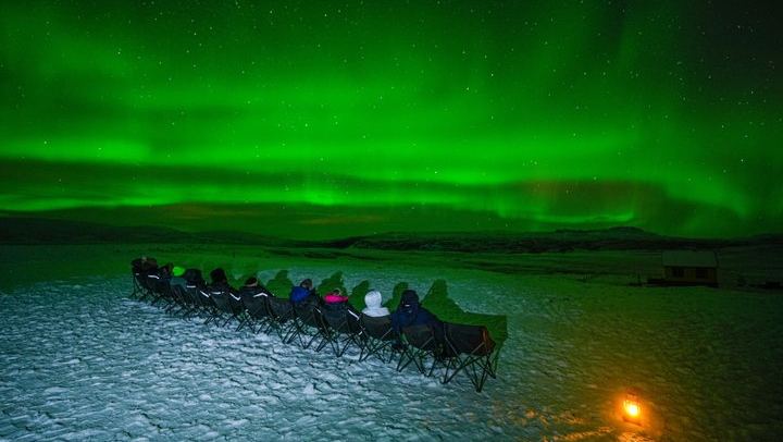 Kleine Gruppenreise zur Beobachtung des Nordlichts ab Reykjavík, inklusive Skianzüge und Fotos (2/12)