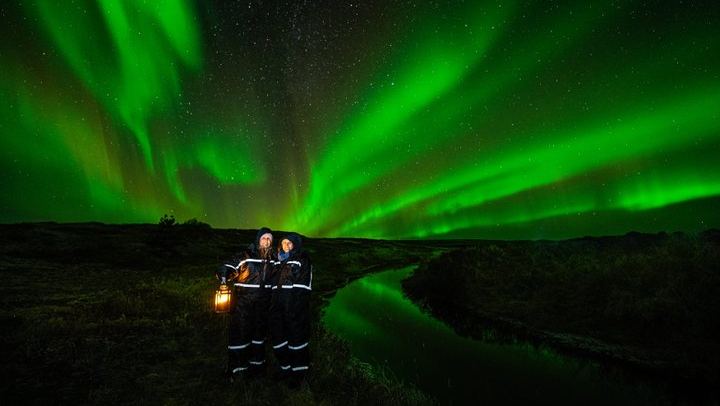 Small Group Northern Lights Tour from Reykjavík with Snowsuits and Photos