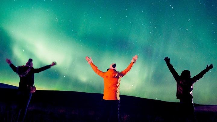 Small Group Northern Lights Tour from Reykjavik with Free Photos