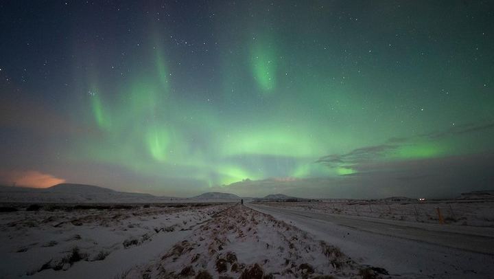 Northern Lights Small Group Tour from Reykjavík with Hot Chocolate (2/5)