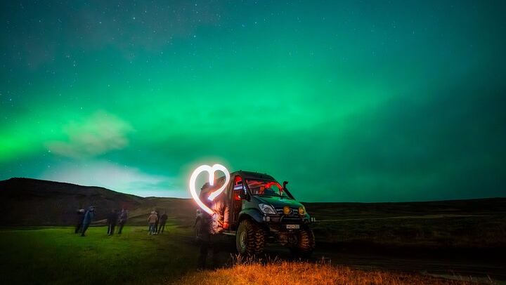 Four Hour Super Jeep Northern Lights Chase from Reykjavík
