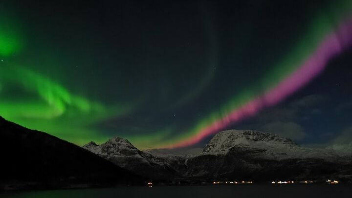 Chasse aux aurores en minibus à Tromsø, avec un guide local et un camp de base privé (4/8)