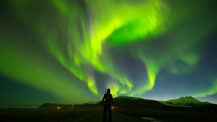 Small Group Northern Lights Tour by Sprinter Minibus from Reykjavík (2/12)