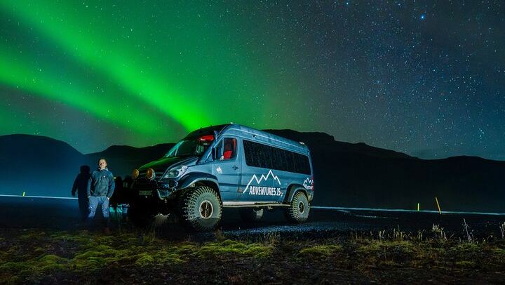 Four Hour Super Jeep Northern Lights Chase from Reykjavík (2/12)