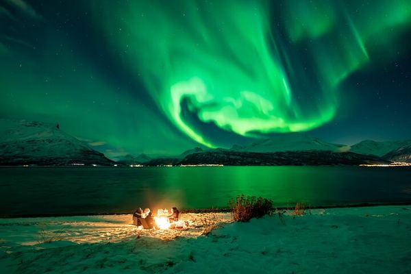 Tromso Northern Lights Minibus with Skycam, Toilet, Meal and Photos