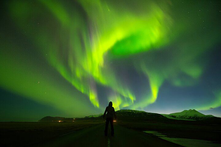 Small Group Northern Lights Tour by Sprinter Minibus from Reykjavík (2/12)