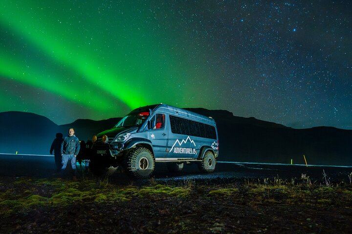 Four Hour Super Jeep Northern Lights Chase from Reykjavík (2/12)