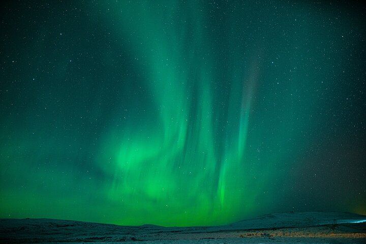 Aube boréale : excursion de groupe à Reykjavík avec un photographe dédié (4/9)
