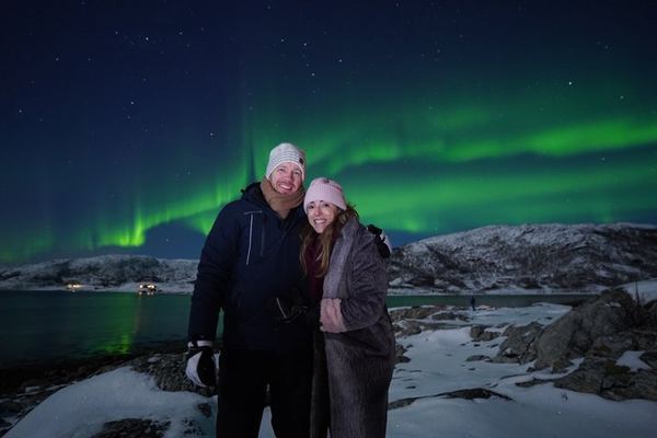 Tromso Northern Lights Chase with a Hot Meal, Bonfire and Photos
