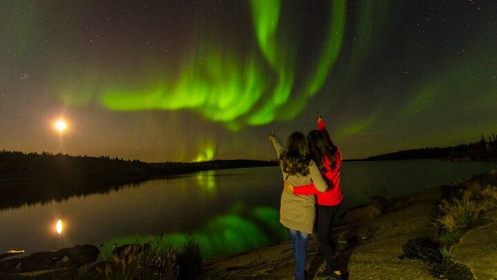 Yellowknife Aurora Tour with No Time Limit and Unlimited Photos (2/3)