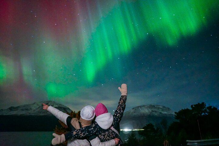 Tromso Northern Lights Tour with Viewing Guarantee and Unlimited Mileage (10/12)