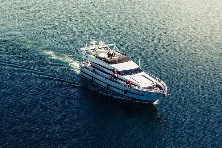 Croisière à bord du yacht Harpa (capacité maximale de 35 personnes) pour observer les aurores boréales, au départ de Reykjavik (2/12)