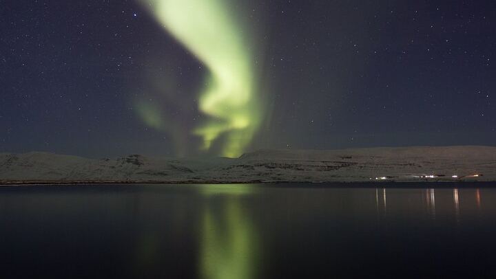 Northern Lights Minibus Hunt from Akureyri with a Local Guide (4/7)