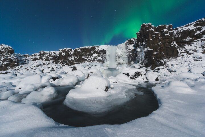 Drei-Tages-Reise nach Island: Eiskugelhöhle, Gletscherwanderung und Nordlichter (5/12)