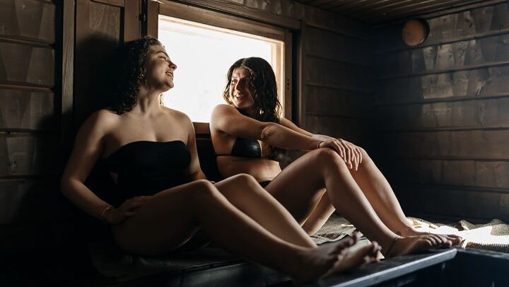 Private Arctic Forest Sauna and Jacuzzi with Northern Lights and BBQ (1/4)