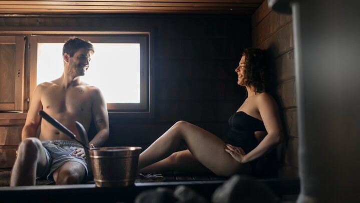 Private Arctic Forest Sauna and Jacuzzi with Northern Lights and BBQ (4/4)