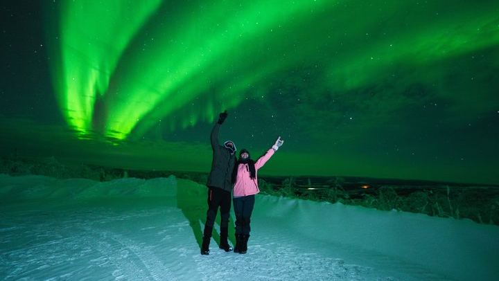 Private Northern Lights Photography Tour in Fairbanks, Max Three Guests (1/12)