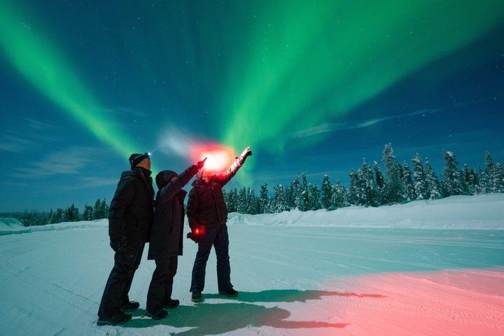 Private Northern Lights Photography Tour in Fairbanks, Max Three Guests (10/12)