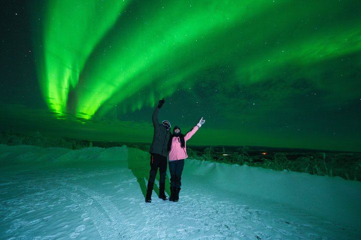 Private Northern Lights Photography Tour in Fairbanks, Max Three Guests (1/12)