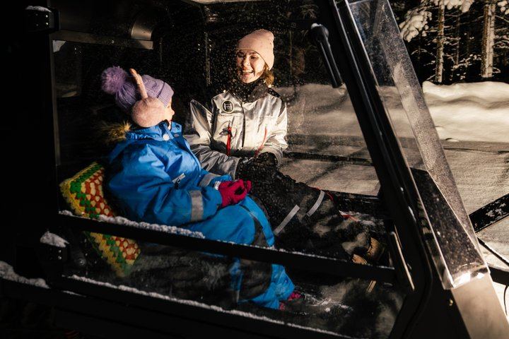 Private Glass Igloo Dinner and Aurora Safari by Snowmobile or ATV (5/12)