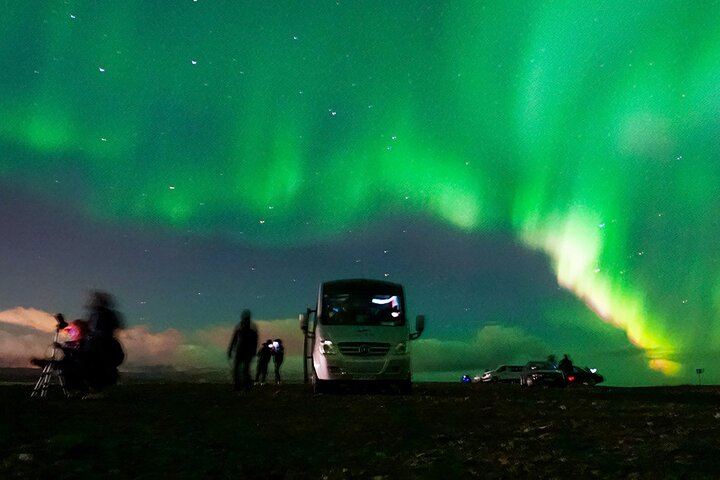 Chasse aux aurores en minibus au départ de Reykjavik, avec couvertures, chocolat chaud et photos gratuites (4/12)