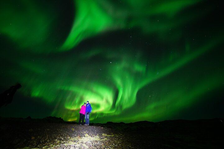 Chasse aux aurores en minibus au départ de Reykjavik, avec couvertures, chocolat chaud et photos gratuites (2/12)