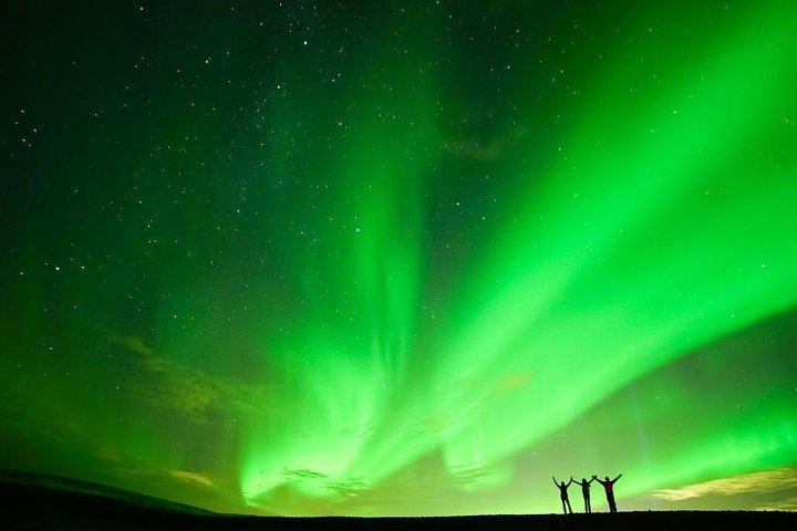 Chasse aux aurores en minibus au départ de Reykjavik, avec couvertures, chocolat chaud et photos gratuites (7/12)