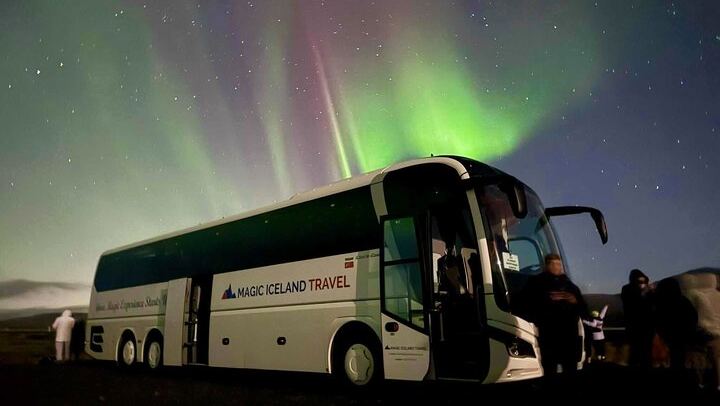 Reykjavík Northern Lights Coach Tour with Wi-Fi, Restroom and Hot Chocolate