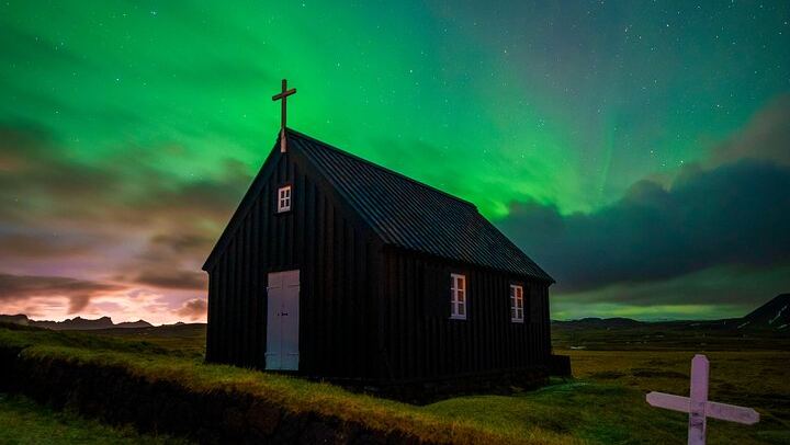 Chasse aux aurores à Reykjavík, avec photos professionnelles et accessoires vikings (4/12)