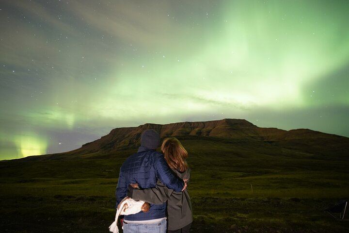 Chasse aux aurores à Reykjavík, avec photos professionnelles et accessoires vikings (5/12)