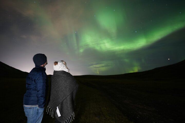 Chasse aux aurores à Reykjavík, avec photos professionnelles et accessoires vikings (8/12)
