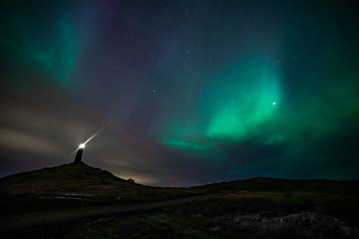 Private Reykjavik Northern Lights Tour with a Professional Photographer (8/12)
