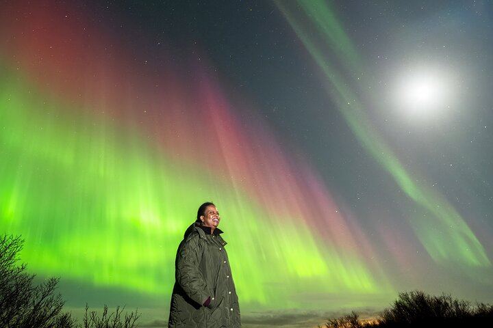 Reykjavik Private Northern Lights Tour with a Professional Photographer (1/12)