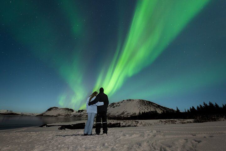 Reykjavik Private Northern Lights Tour with a Professional Photographer (4/12)