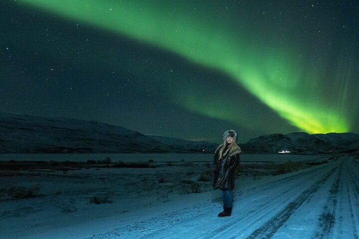 Reykjavik Private Northern Lights Tour with a Professional Photographer (12/12)