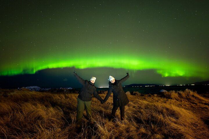 Reykjavik Private Northern Lights Tour with a Professional Photographer (6/12)