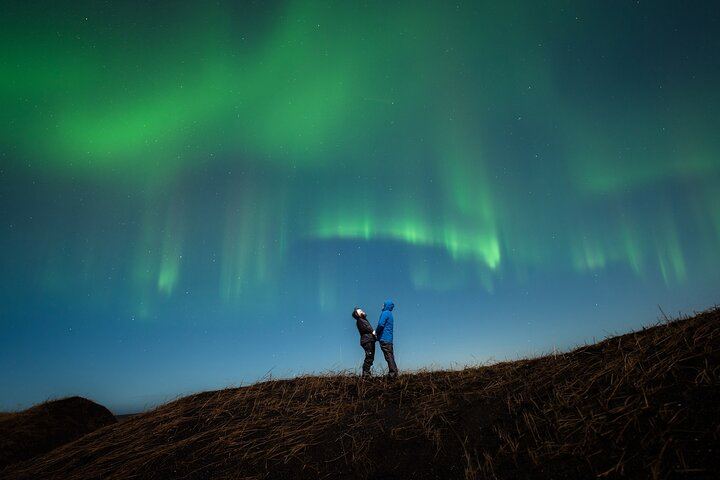 Reykjavik Private Northern Lights Tour with a Professional Photographer (9/12)