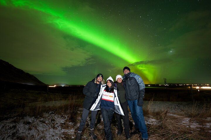 Reykjavik Private Northern Lights Tour with a Professional Photographer (7/12)