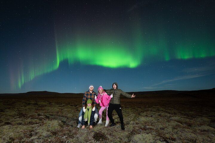 Reykjavik Private Northern Lights Tour with a Professional Photographer (2/12)