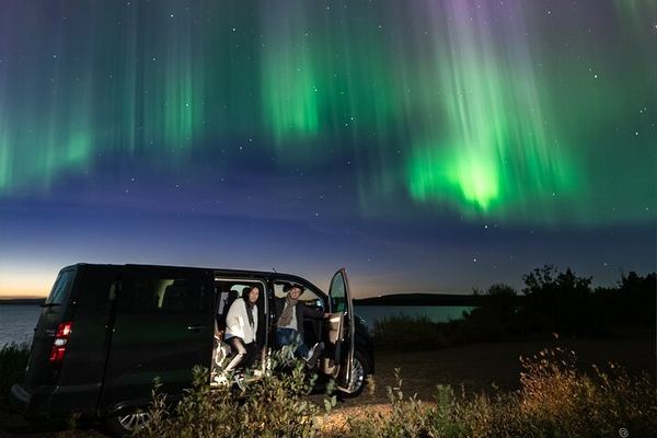 Small Group Northern Lights Hunt from Rovaniemi with Pro Photos and Video