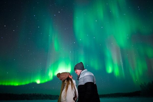 Guaranteed Small Group Aurora Expedition from Rovaniemi with DSLR Photos