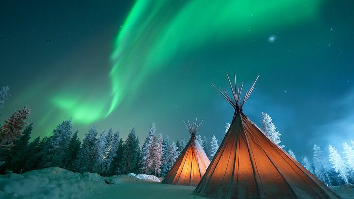 Rovaniemi Northern Lights Hunt with Campfire, Lappish BBQ and Transfer