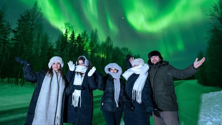 Aurora Hunt from Rovaniemi with a Professional Photographer